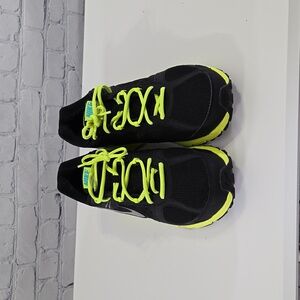 Women's Size 13 Nike Lime Green and Black Running Shoes/Sneakers